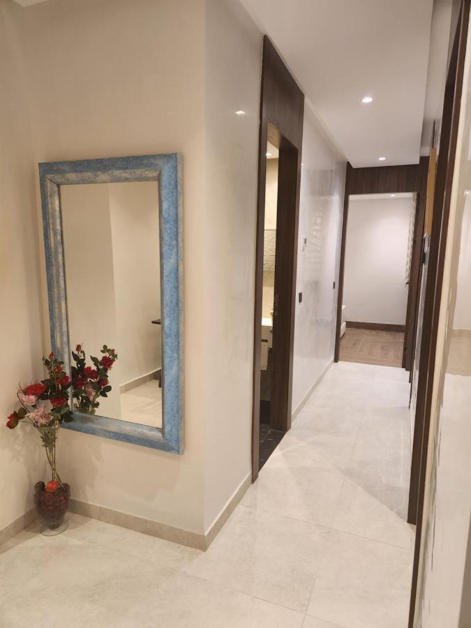 Modern Luxury Retreat: 2-Bedroom Apartment In The Heart Of Marrakech Marrakesh Eksteriør billede