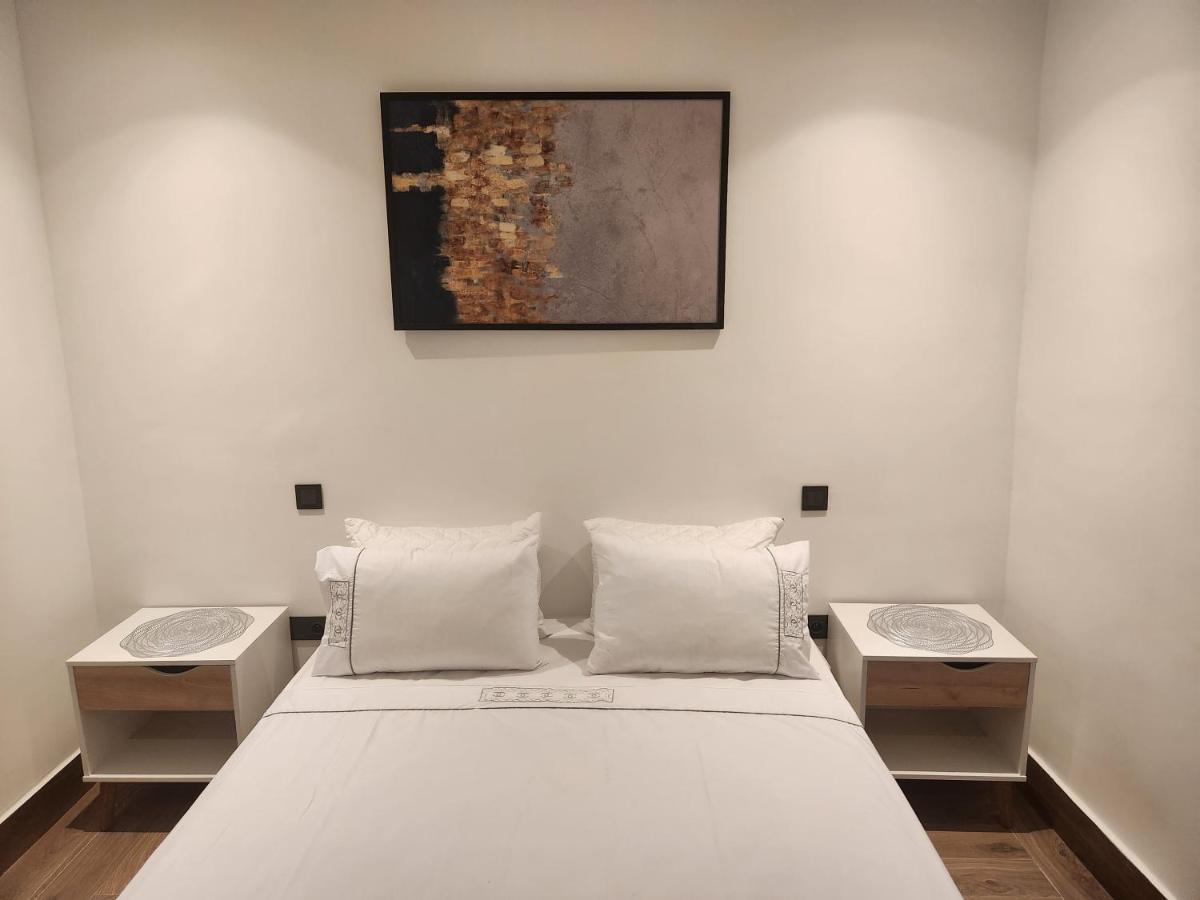 Modern Luxury Retreat: 2-Bedroom Apartment In The Heart Of Marrakech Marrakesh Eksteriør billede